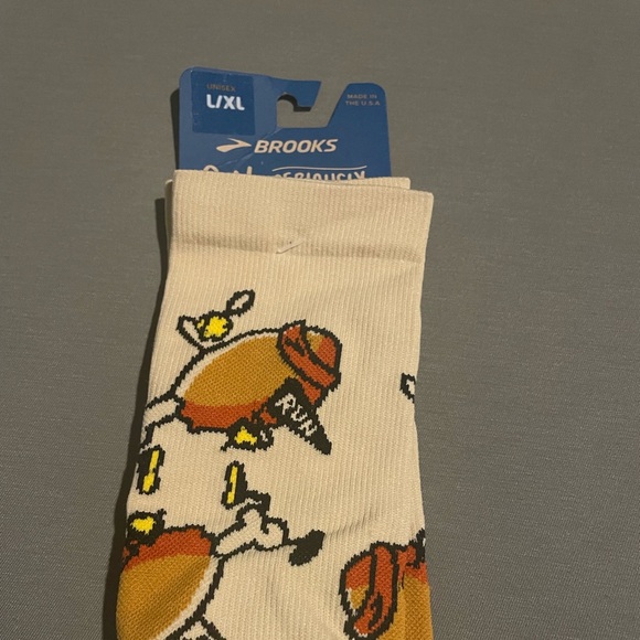 NWT Brooks Turkey Trot socks- size L/XL - Picture 3 of 5
